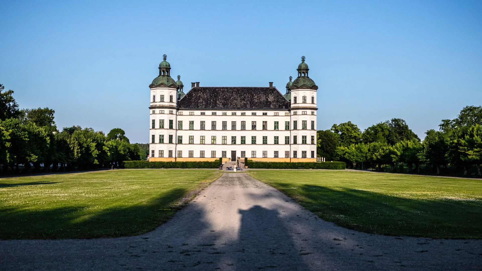 castle with blue sky